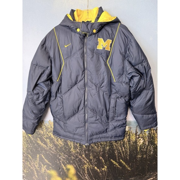 MICHIGAN WOLVERINES Duck Filled Removable Hooded Full Zip OversizedSpell Out
